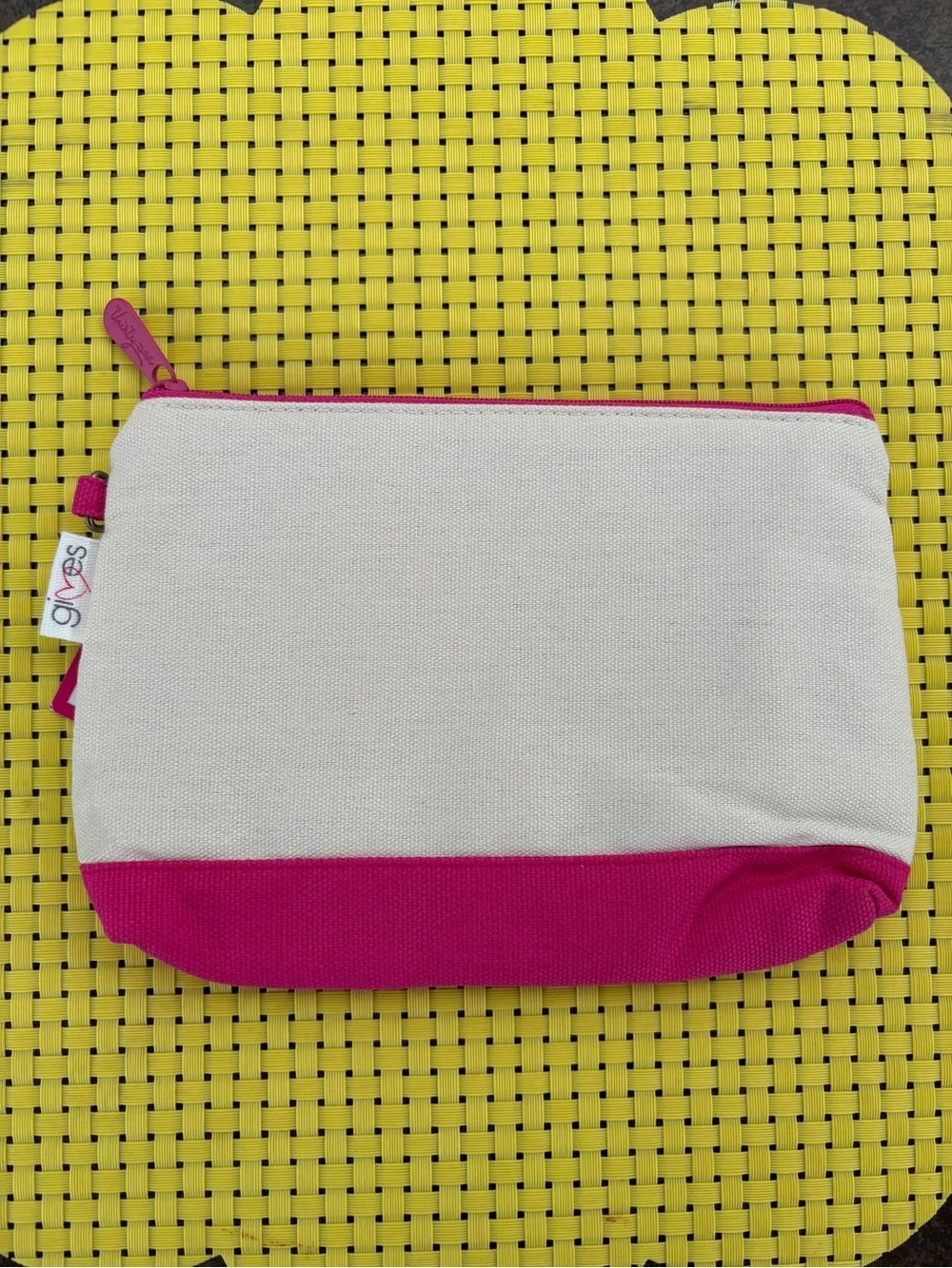 Thirty-One Canvas Crew Gives Zip Pouch NWT